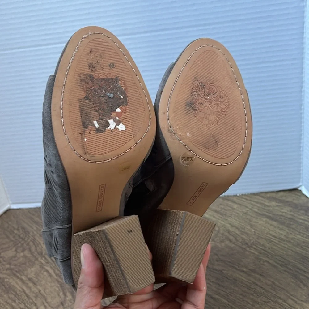 Vince Camuto Kimora Gray Leather Block Heel Booties Size 7.5